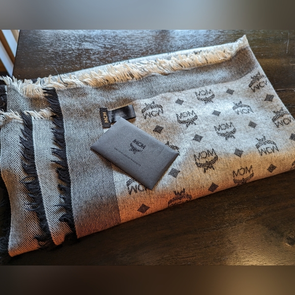 MCM shawl scarf - Picture 3 of 16